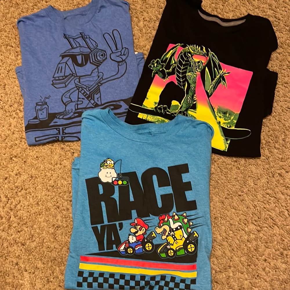 Lot of 3 boys graphic tees